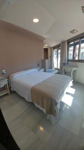 Apartamentos Torre De La Mezquita Cordoba Dış mekan fotoğraf